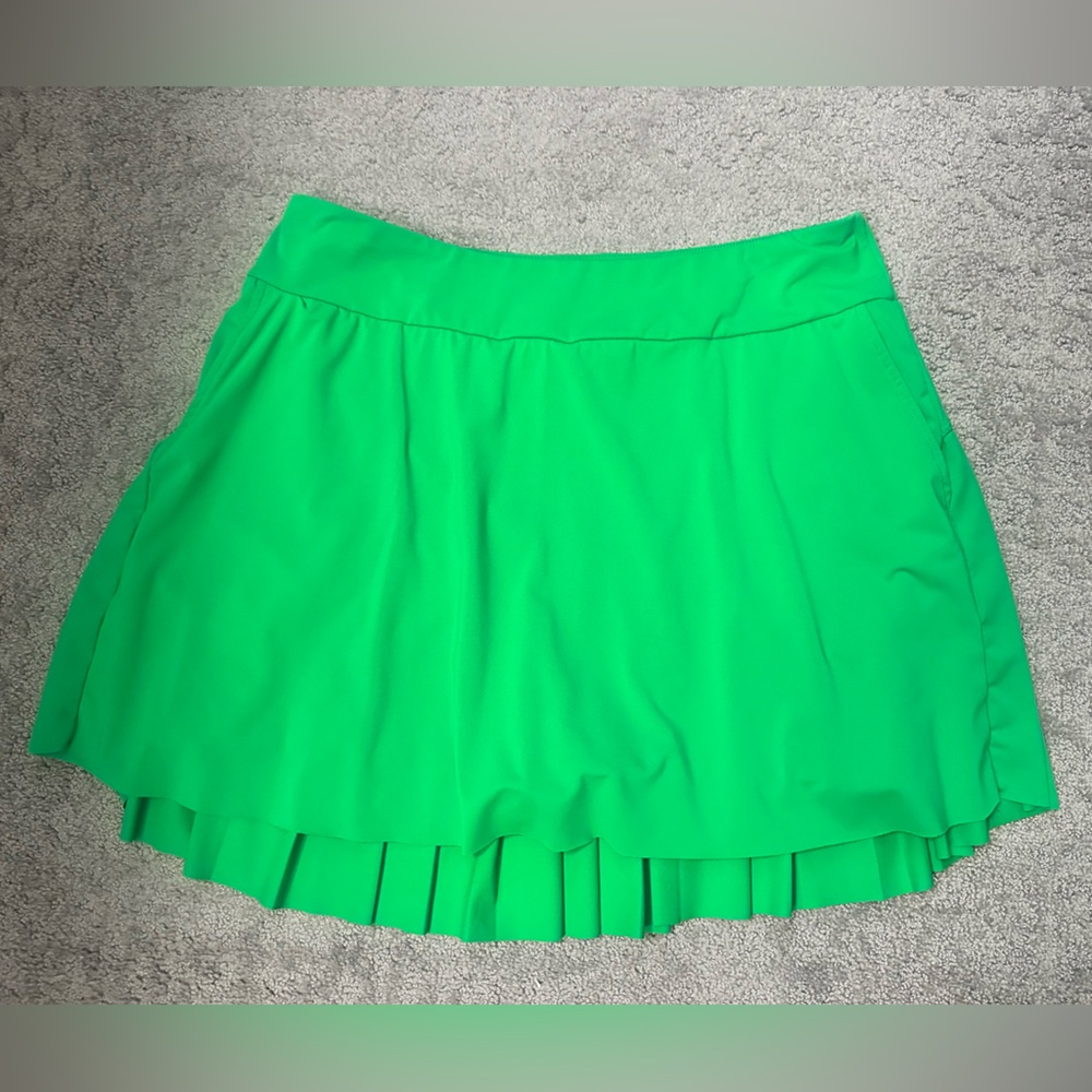 Women’s KYODAN Tennis Pickleball, golf SKORT with shorts underneath green large
